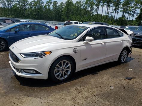 Автомобиль Ford Fusion Titanium Phev 2017 White 20l лот 60581723 В