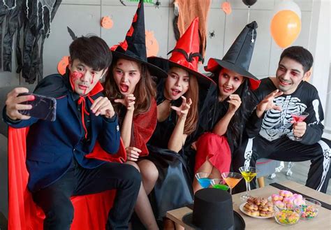 halloween office party ideas youll   celebrate   spooky
