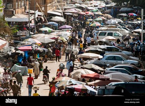 Street Scene Grand Marche Bamako Mali Stock Photo Alamy