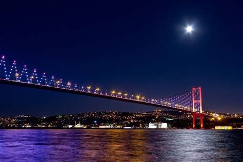 Istanbul Bosphorus Night Cruise with Dinner and Show