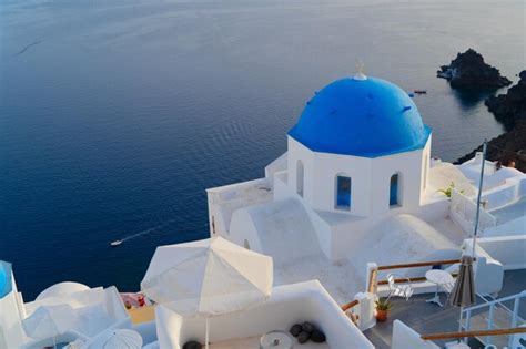 Premium Photo Traditional Greek Village Oia Of Santorini With Blue