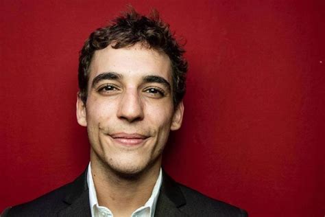 Miguel Herrán o Rio de La Casa de Papel anuncia que será pai Metrópoles