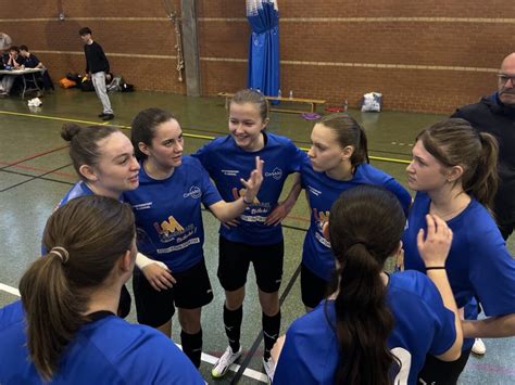 Futsal Championnes De France Ugsel Lyc E La Mennais Plo Rmel