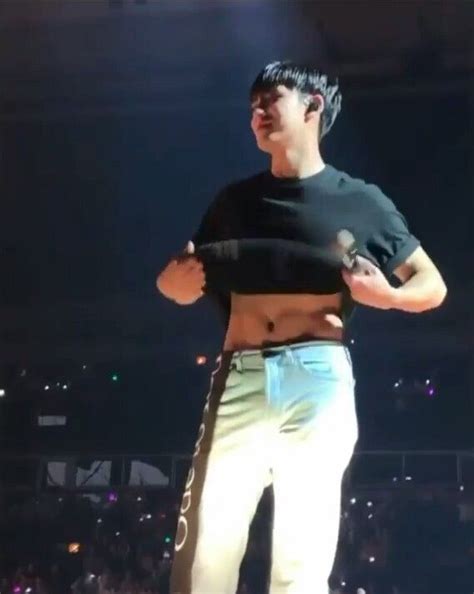 Seventeen Mingyu Abs