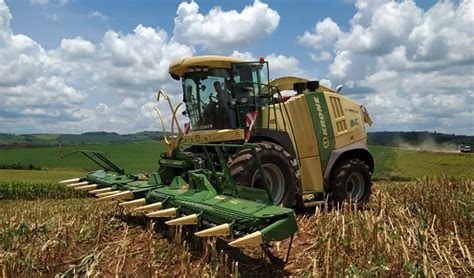 Silagem De Milho Colhida Colhedoras De Forragem Autopropelidas