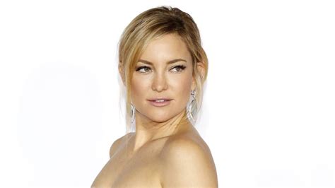 Kate Hudson Looks Phenomenal In A Tiny Star Bikini For Show Stopping Selfie Hello