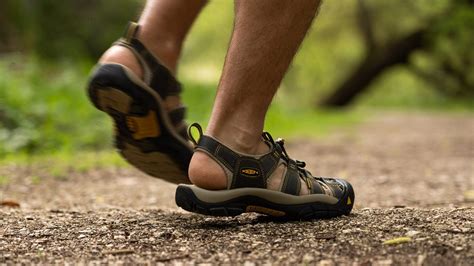 3 Best Closed Toe Hiking Sandals in 2024 | RunRepeat