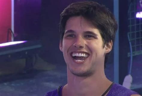 Gabriel Revela Se Vai Desistir Do Bbb Ap S Chamada De Tadeu Schmidt