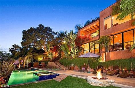 Kristen Stewart Buys 22million Los Angeles Home 15 Miles From