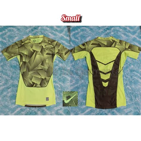 Nike Pro Combat Shirt, Women's Fashion, Activewear on Carousell