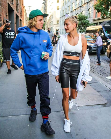 Oh So Cute Justin Bieber And Hailey Biebers Cuddle Moment Wins