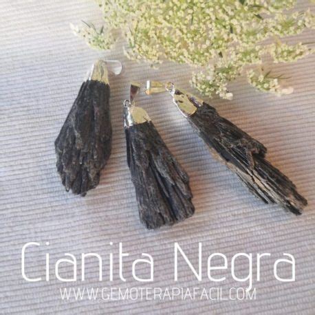 Colgante de CIANITA NEGRA Gemoterapia Fácil Tienda de minerales online