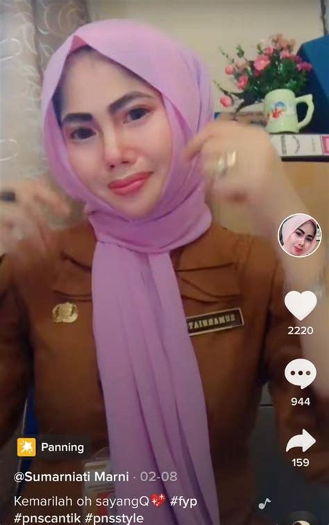 6 Potret Sumarniati Marni PNS Kalimantan Yang Viral Bermakeup Tebal