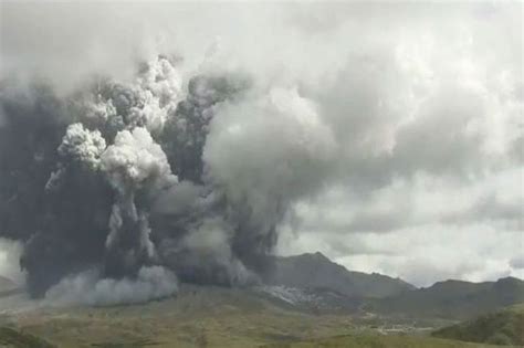 Japan S Mount Aso Erupts Alert Level Raised World Dunya News