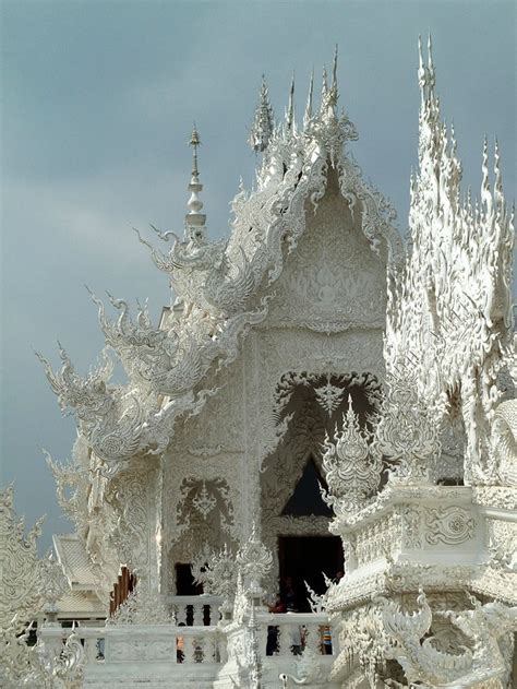 Yuk Kenalan Dengan Kuil Putih Wat Rong Khung Thailand