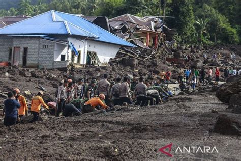 Banjir Bandang Landa Kota Ternate Tujuh Dinyatakan Tewas Antara News