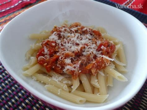 Penne s morčacím mäsom v paradajkovej omáčke Recept