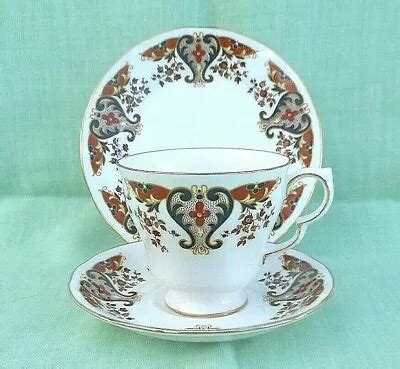 Colclough Royale Bone China Pips Trip