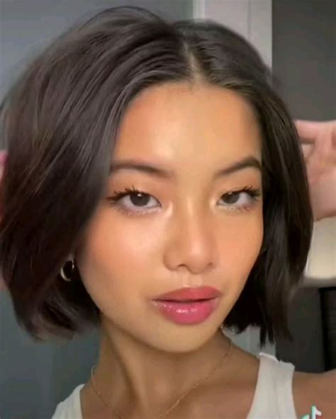 Pin Di Sarah Chong Su Bob Haircut Nel Idee Per Capelli Capelli