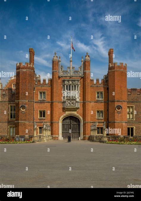 Great Gatehouse The Main Entrance To Hampton Court Palace London Uk