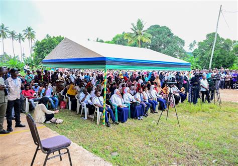 Makamu Wa Rais Aongoza Zoezi La Upandaji Miti Taasisi Ya Sayansi Na