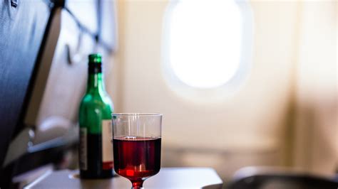 Delta Is Bringing Back Alcoholic Beverages on Domestic Flights Condé