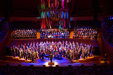 Gay Mens Chorus Celebrates Dual Anniversaries At L A Gala Beverly Press Park Labrea