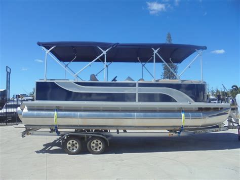 New Runaway Bay Pontoon Boats Tri Hull For Sale Boats For Sale