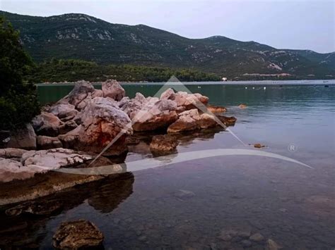 EKSKLUZIVNA PRODAJA Poljoprivredno zemljište s ruševinom i panoramsk