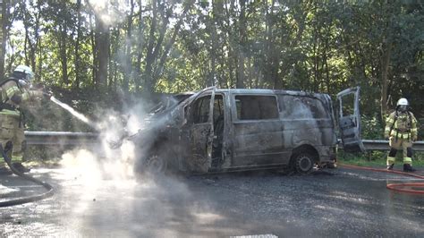 Brennender Mercedes Vito sorgt für Vollsperrung der B 402 NordNews de