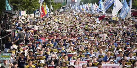 Ustala Ju Na Koreja Demonstranti Na Nogama Zbog Mogu E Katastrofe Koja