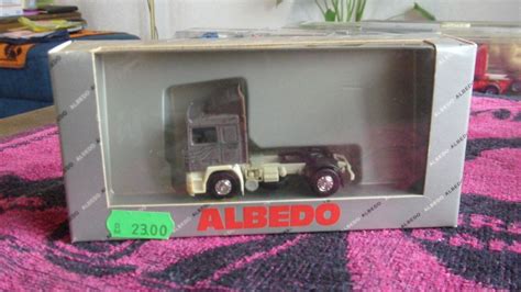 Albedo Volvo F Achs Sattelzugmaschine Lila Mit Glitzer Ebay