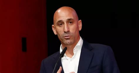 Luis Rubiales suspended by FIFA after refusing to resign in World Cup ...