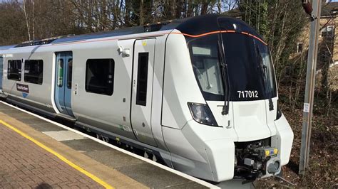 Great Northern Class 717 Departing Gordon Hill Youtube