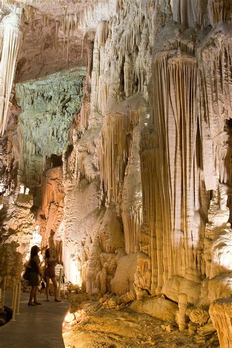 Tourists Atractions Natural Wonders: Jeita Grotto – Lebanon