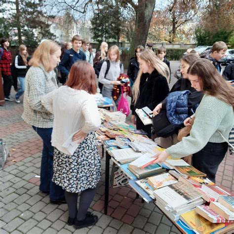 Październik Międzynarodowy Miesiąc Bibliotek Szkolnych Zespół