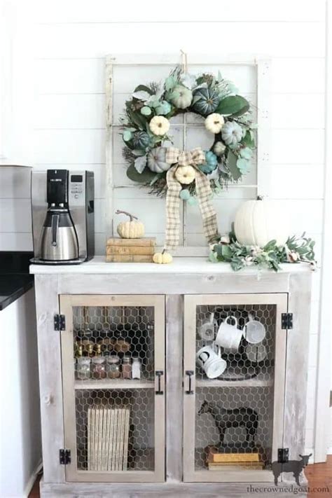 18 Festive Fall Coffee Bar Decor Ideas » Lady Decluttered