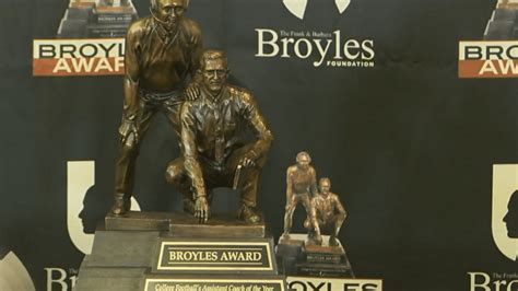 Sarkisian, Hankwitz, Wommack among five finalists for 2020 Broyles Award