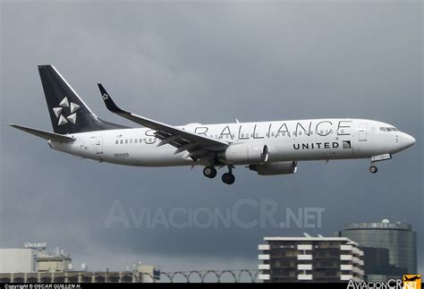 N26210 United Continental Airlines Boeing 737 824 AviacionCR Net