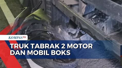 Akibat Rem Blong Truk Bermuatan Galon Air Mineral Tabrak Motor Dan