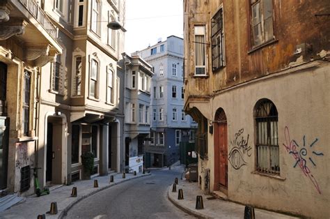 Premium Photo Panoramic View Of The Street Of Istanbul Old Stone