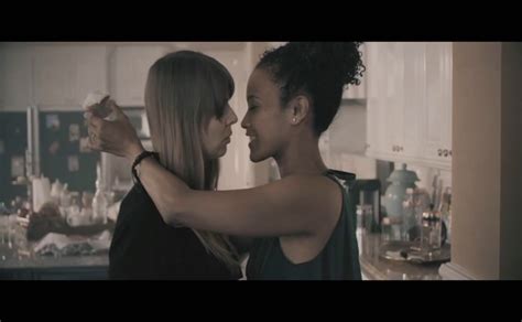 Amber Benson Mieko Hillman Lesbian Scene In The Nightmare Gallery Aznude