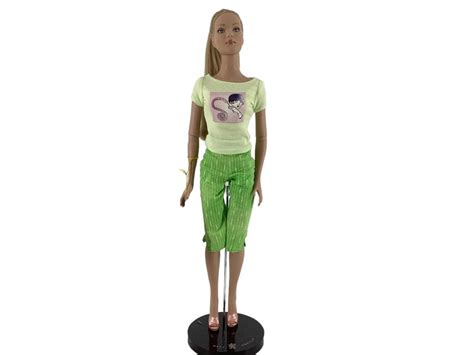 Lot Tonner Wentworth 16 Jane Wheat Blonde Doll Wearing Super Stripes Underneath A 2 Piece