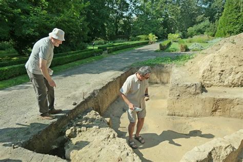 Lublin Kolejne Odkrycie Archeologiczne W Ogrodzie Botanicznym