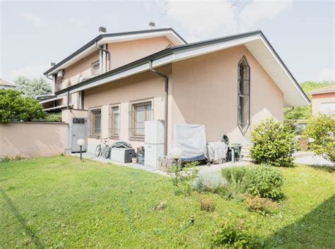 Villa In Vendita Via Camillo Colombi 5 Affori Milano