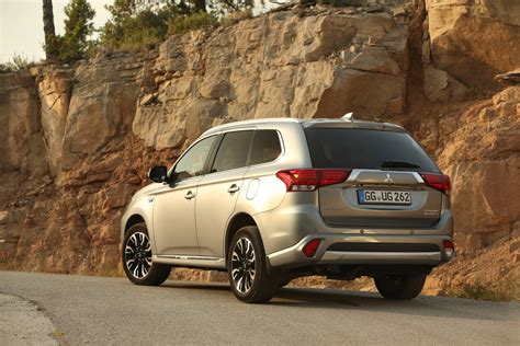 Essai Mitsubishi Outlander Phev Un Compromis Hybride