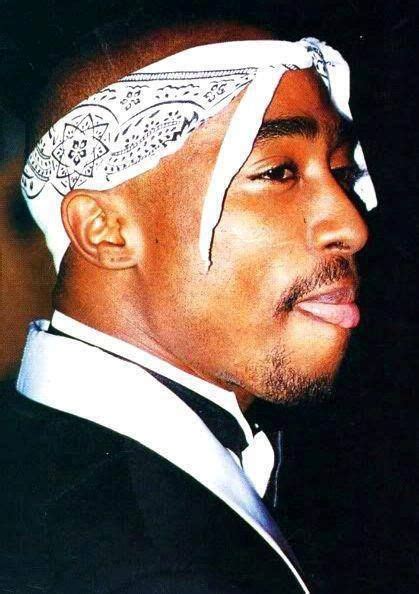 Tupac With Bandana Tupac Pictures Tupac Shakur Tupac