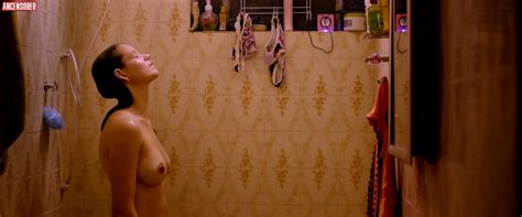 Naked Kelly Crifer in No Coração do Mundo