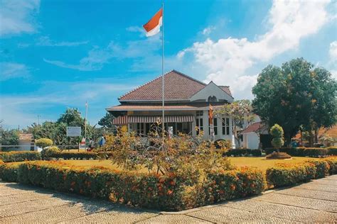 Rumah Pengasingan Bung Karno Tempat Bersejarah Di Tengah Bengkulu