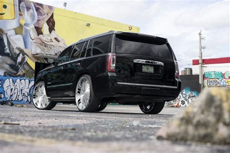 Black GMC Yukon on Contrasting Rims — CARiD.com Gallery